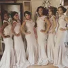 Gorąca Sprzedaż Syrenki Druhna Dresses Cap Rękawy Illusion Crew Neck Lace Top Fitted Wedding Party Suknie Formalna Prom Sukienka