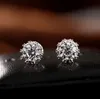 Orecchini a corona di cristallo in argento sterling 925 alla moda Orecchini a bottone CZ Orecchini a bottone con zirconi cubici Con un bellissimo regalo di fidanzamento di nozze