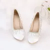 Moda Beyaz Saten Yuvarlak Toe Şekli Düğün Ayakkabı Püskül Rhinestone Parti Ayakkabı Bahar Yeni Varış Bayan Güzel Pompalar