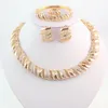 Conjuntos de joyas de cristal africanas vintage para mujeres Accesorios nupciales de la boda Collar chapado en oro Pulsera Pendientes Conjunto de anillo
