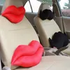 Bilsätets nacke vila bälteshuvudstödskuddar röda stora läppar form tupplur nap napstöd söt fordon occipital2161580
