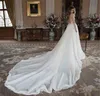 Berta Bridal Lace Suknie ślubne z odłączanym ogonem Głębokie V Neck Backless Suknie Ślubne Katedra Pociąg Suknia Ślubna Bez Rękawów