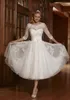 Hochwertiges Vintage-Brautkleid mit Rundhalsausschnitt, 3/4-Ärmel, Spitzenbedeckung hinten, Tee-Länge, weißes Tüll-Spitze-Perlen-Kurzhochzeitskleid