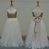 Amostra real de Alta Qualidade Flor Meninas Vestidos Sparkly Ouro Lantejoulas Crianças Longos Formais Vestidos de Festa de Casamento Sem Mangas Aberta de Volta Arco Sash