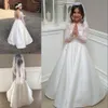 Długie rękawy Kwiat Girl Dresses Jewel Neck Koronki V-Backless Satin Little Druhna Dress Sukienka Sukienka Piękna A-Line First Communion Sukienka