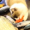 Simulazione Pesce Erba Gatta Giocattoli 7 Stile Pet Gattino Cuscino Morso di Erba Masticare Divertente Scratch Cuscino 20 cm Imbottito per Animali Domestici