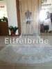 Oszałamiająco oszałamiający zroszony welony ślubne 2016 Eifflebride z ozdobioną koronkową aplikację krawędź dwie warstwy około 3 metrów długie welony ślubne