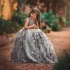 2017 Dziewczyny Korant Sukienki Srebrny Szary Spaghetti Paski Backless Koronki Aplikacja Koraliki 3D Kwiatowe Ruffy Kwiat Dzieci Dziewczyny Sukienki Urodzinowe Suknie