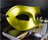 Masker Masker Masker Fancy Dress Venetiaanse Maskers Masquerade Maskers Plastic Halve Gezichtsmasker Optionele Multi-Color (zwart, wit, goud, zilver)