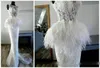 Biała Syrenka Koronki Suknie Ślubne Z Piórkiem Peplum Gorgeous Custom Made Długość Suknie Ślubne Frezowanie Pas Tanie Suknie ślubne