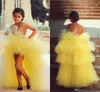 Belle robe de concours jaune pour les filles à plusieurs niveaux appliques perles haut bas robe de fille de fleur décolleté transparent organza enfants robes de soirée de concours