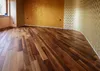 Pavimento del soggiorno ampio Pavimento in listelli di legno fessurato Stile pavimento della stanza antica AsiaticoPavimento in legno ad olio bianco spazzolato
