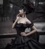 Svarta gotiska bröllopsklänningar 2017 Vintage taffeta av axeln spets draped tierade långa brudklänningar skräddarsydda Kina EN10283
