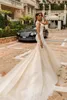 Designer-Hochzeitskleider aus Spitze im Meerjungfrau-Stil 2018, Kristall-Design, Braut-verziertes Oberteil, ärmellos, fit und ausgestellt, rückenfreies Brautkleid9533187