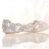 Scarpe da sposa con diamanti in raso bianco Scarpe da sposa con strass da donna con tacco piatto Scarpe eleganti da cerimonia fatte a mano