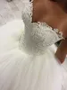 Bling Gorgeous Ball Gown Sweetheart Golvlängd Elfenben Tulle Organza Bröllopsklänningar 2016 Kristallpärlor Bröllopsbröllopsklänningar med spetsar