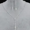 2018 Bling Kristall Brautschmuck Set versilberte Halskette Diamant Ohrringe Hochzeitsschmuck Sets für Braut Brautjungfern Frauen Accessoires