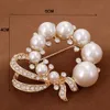 Fancy Gold Plated Pretty Simulated Pearl And Crystals Women Brooch Exquisite Boutique Broach Pin Fashion Lapel Pin For Men And Women