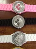 Hurtownie 10 kolorów Silikonowy Zegarek Genewa Moda Sport Kryształowy Kwarcowy Wrist Watch Mężczyźni Kobiety Studenci Zgarbuje