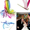 Varinhas mágicas coloridas de fita de fita de fita de fita com sino Twirling streamer casamento favores decoração de casamento suprimentos