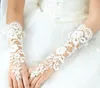 Custom Made Vintage Fingerless Bridal Gloves Fabulous Lace Diamond Flower Glove Hollow Wedding Dress Accessories