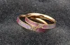 Nouveau micro-deux-diamant couleur shell en acier revêtu de poudre de titane acier rose or bague bague de la mode index femmes