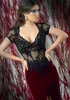 Eleganckie suknie wieczorowe 2018 Sexy Mermaid Open Back Beaded Lace Appliqued Sheer Bodice Krótkie rękawy Czarny Top Burgundii Velvet Formalne Suknie