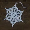 かぎ針編み雪の結晶ぶら下がって冬の装飾かぎ針編み飾り白いかぎ針編み雪の手作りの装飾品レーススノーフレークSD12