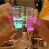 6.8 * 18 CM Líquido ativo LED piscando copo, Plástico LED Flash De Vidro De Champagne, LED Flash de vidro LED Copo De Vidro Da Bebida Barras