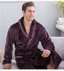 Partihandel-Höst och Vinter Korall Fleece Velvet Badrock Robe Tjockning Flannell Robe Bathrockar Män Lounge Sleepwear Bathrobes Man