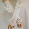Luvas de noiva de cetim marfim miçangas rendas baratas sem dedos longo vestido de noiva laço acessórios de casamento rápido292T