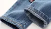 Flickor Jeans Kids Byxor Rippad Koreansk Klänning Denim Trouser Vår Tapered Barn Kläder Kläder C23328