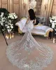 Luxury Sparkly 2017 Designer Wedding Dress Sexig Sheer Bling pärlspets Applique High Neck Illusion långärmad sjöjungfru Chapel Bri6791179
