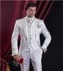 Custom Made 2017 Barock Style Groom Tuxedos Groomsman Suit Evening Passar Broderi Vit Mans kostymer för bröllop (jacka + byxor + väst)