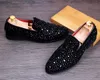 Promotion New Spring Mens Velvet Loafers Party Wedding Shoes Europe Style Broderade Black Velvet tofflor Driving Moccasins NXX 441