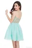 Homecoming Dresses 2019 무료 배송 밍크 그린 Charming 시폰 V 넥 크로스 백 짧은 품귀 홈 커밍 드레스