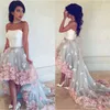 Wit en grijs lijfje hoge lage prom jurken lace up kleurrijke applique sweep trein avondjurken zuid-Afrikaanse strapless formele feestjurken