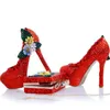 Nowy projekt czerwony rhinestone obcasy z dopasowanymi torbami Aplikacje i kryształowe buty ślubne Buty ślubne Party Proms z sprzęgłem