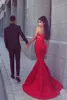 Sexy Vermelho Sereia Vestidos de Noite 2017 Strapless Ruffles Cutaway Prom Vestidos De Cetim Até O Chão Disse Mhamad Formal Vestidos de Festa