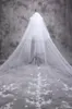 Attraktiv lång bridal slöja elfenben vit mjuk tulle bröllopslöjor med spets applikationer kristaller katedral tulle tillbehör högsta kvalitet