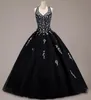 Vintage buntes schwarzes Ballkleid Gothic Hochzeitskleid Neckholder Tüllrock Silber Stickerei bodenlang nicht weiß Brautkleider Couture