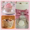 Gratis verzending 100 stks kant filigraan cupcake wrapper laser gesneden ambachtelijke bruiloft zoete receptie decors levert cupcake wrapper gunsten