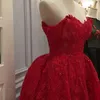 Röd lyxig spets 2019 Arabiska kvällsklänningar Sweetheart Beaded Ball Gown Tulle Prom Klänningar Vintage Formella Party Gowns