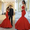 Blygsam 2017 röd satin sjöjungfru prom klänningar lång arabisk älskling blixtlås tillbaka puffy formell kväll fest klänning skräddarsydda Kina en9272