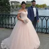 Deslumbrante Blush Rosa Princesa Vestidos De Noiva Frisado Lace Apliques Querida Fora Do Ombro Inchado Tulle Custom Made Vestidos De Noiva