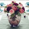 Großhandel- 10pcs künstliche Rosenblumen Kamelien Hände Halten Seidenblume Brautbrautjungfer Bouquet Latex Echtes Touch Blumenhochzeitsfeier