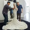 2017 Illusion Lace Syrenki Suknie Ślubne z wysokim kołnierzem Długie rękawy Zanurzenie V-Neck Chapel Train Key Hole Powrót Zroszony Seksowne Suknie Ślubne