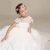 2016 New Flower Girl White Organza Dress Princess Noble Elegance Wedding Lace Off spalla per la festa di compleanno Matrimonio di Natale