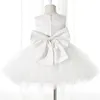 Big Bow Flower Girl Dresses Söt bollklänningar Första kommunikation Klänningar med midja och fler blommor bälte utsmyckade