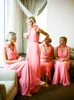 Sexy Brautjungfernkleid für Strandhochzeit, rosa Chiffon, lange formelle Trauzeugin-Kleider, tiefer V-Ausschnitt, handgefertigte Blumen, maßgefertigt, hohe Qualität